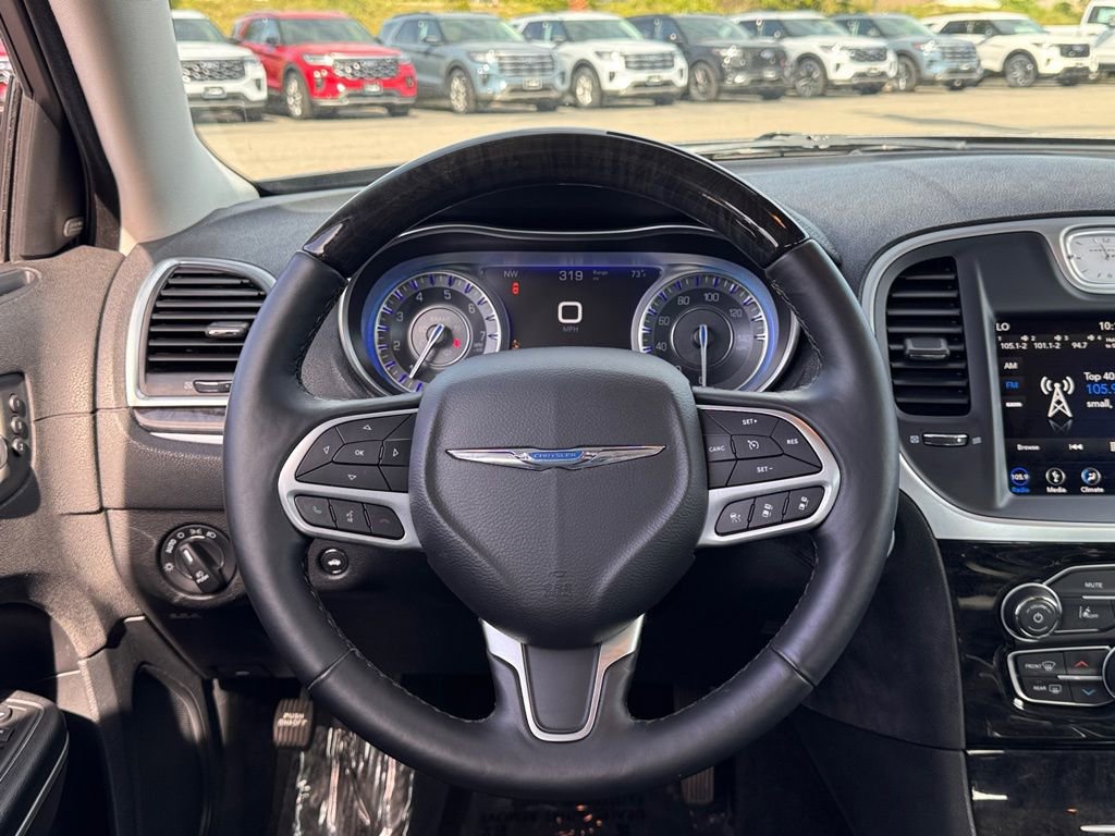 Used 2019 Chrysler 300 Limited w/ Safetytec Plus Group image 22