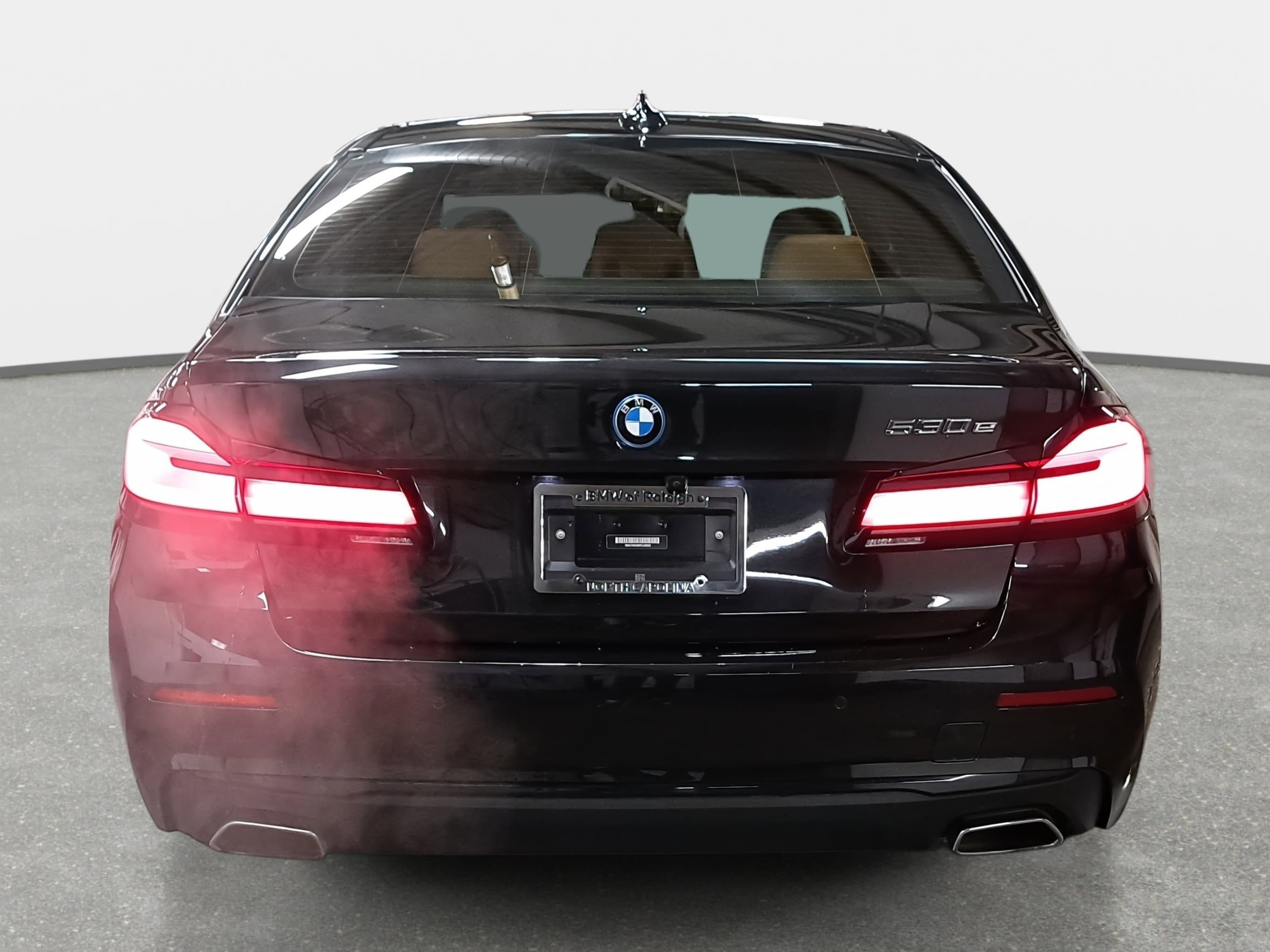 Certified 2023 BMW 530e w/ Premium Package image 6