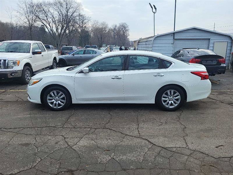 Used 2016 Nissan Altima 2.5 S w/ Power Driver Seat Package image 6