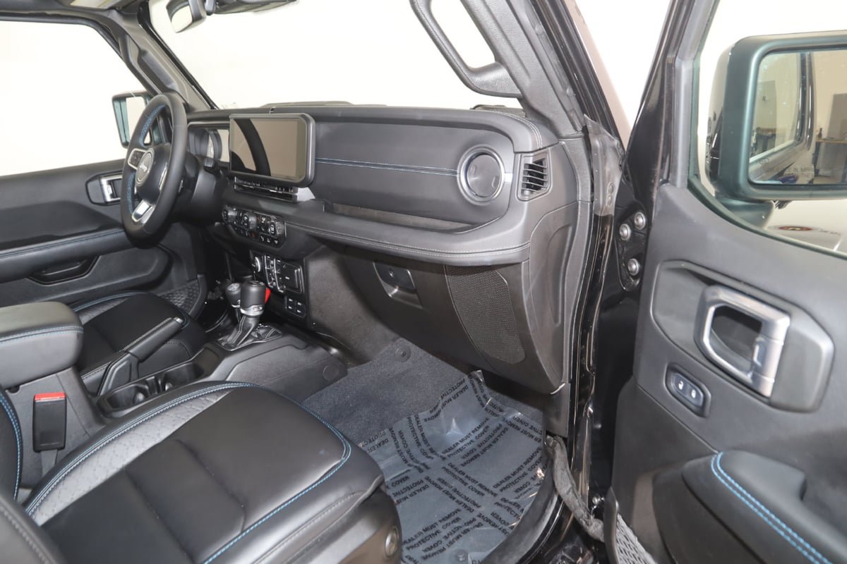 Used 2024 Jeep Wrangler High Altitude AWD/4WD image 35