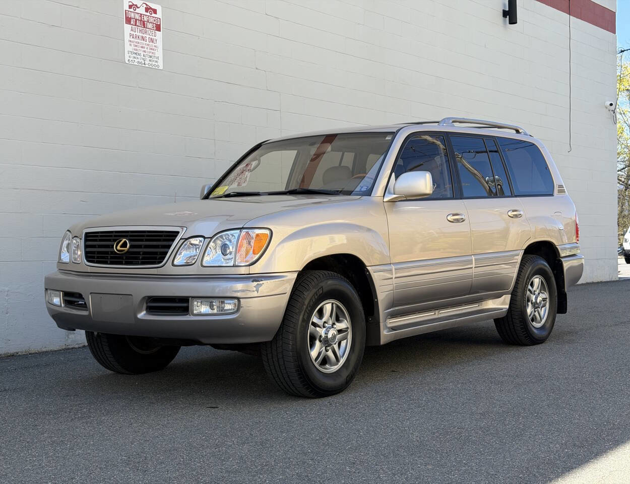 Used 2001 Lexus LX 470 4WD image 2