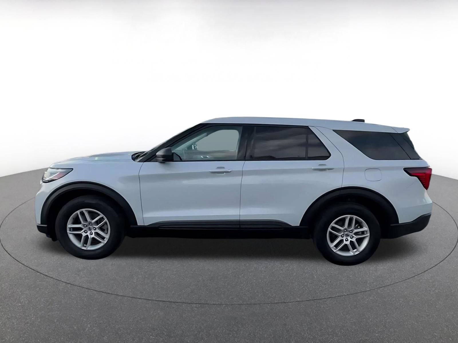 Used 2026 Ford Explorer Active AWD/4WD image 8