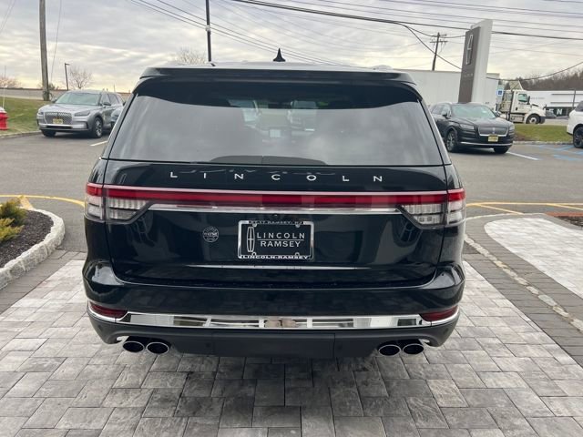 Used 2023 Lincoln Aviator AWD w/ Premium Package image 4