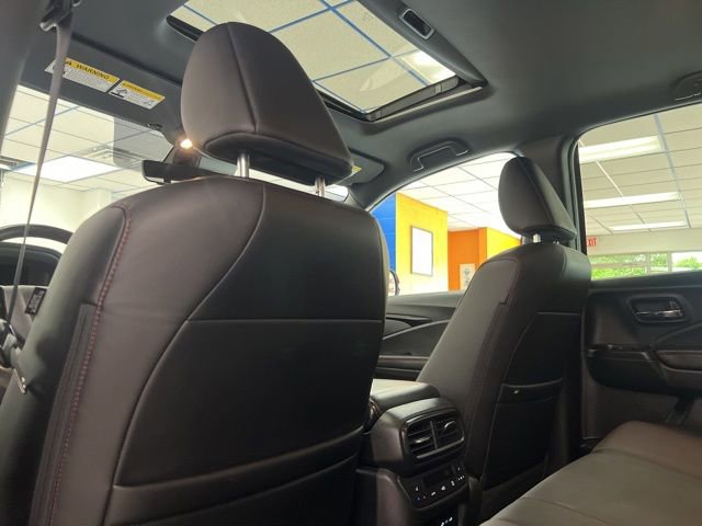 Used 2025 Honda Ridgeline Black Edition image 17