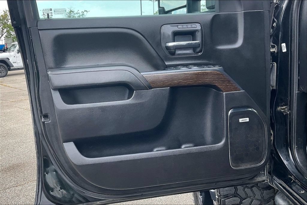 Used 2019 GMC Sierra 2500 Denali w/ Suspension Package, Off-Road AWD/4WD image 23