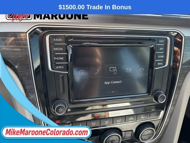 Used 2018 Volkswagen Passat 2.0T SE image 22