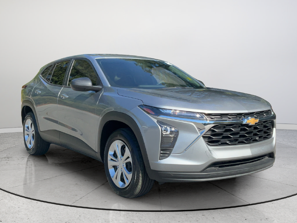 Used 2025 Chevrolet Trax LS w/ Driver Confidence Package