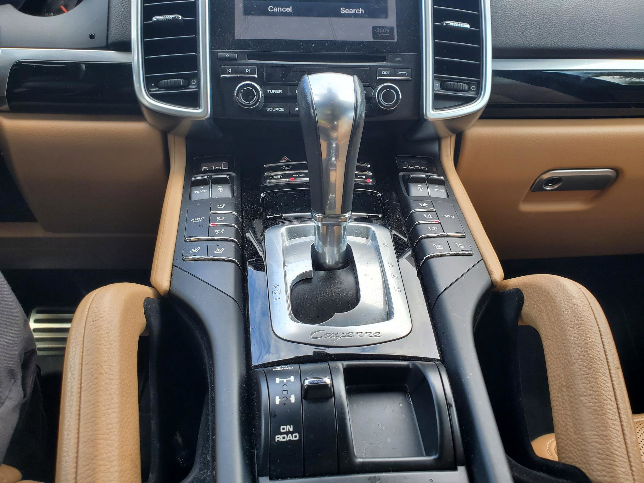 Used 2017 Porsche Cayenne S image 27