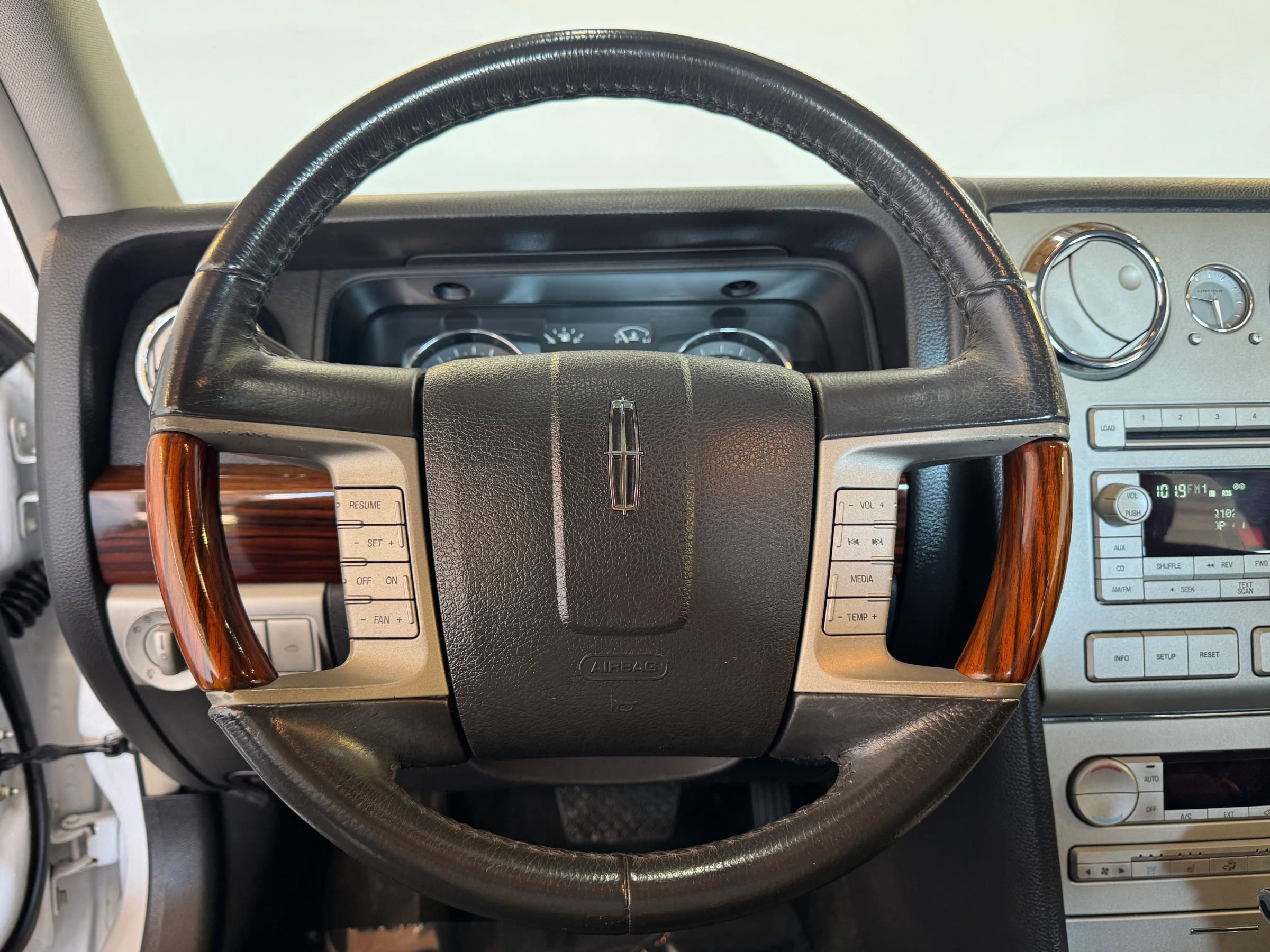 Used 2007 Lincoln MKZ image 15