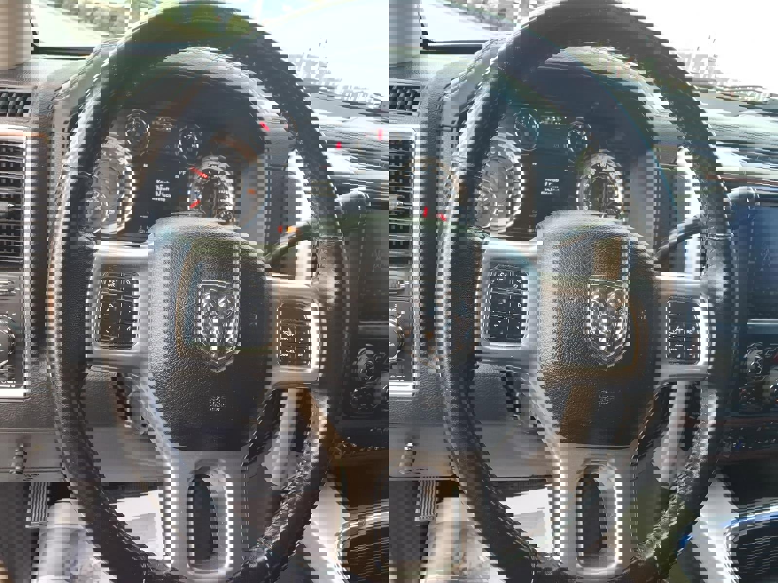 Used 2018 RAM 3500 Laramie image 9