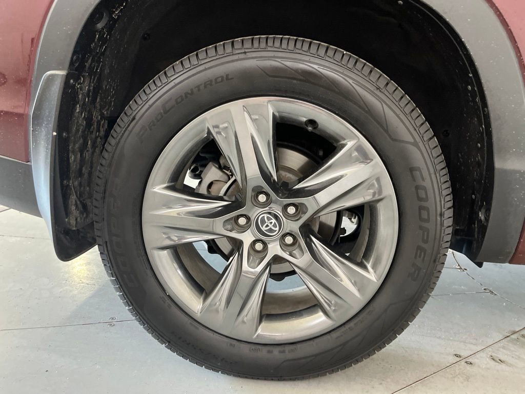 Used 2018 Toyota Highlander Limited Platinum AWD/4WD image 17