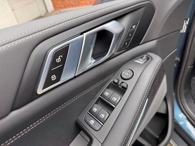 Used 2026 BMW X5 xDrive40i image 11