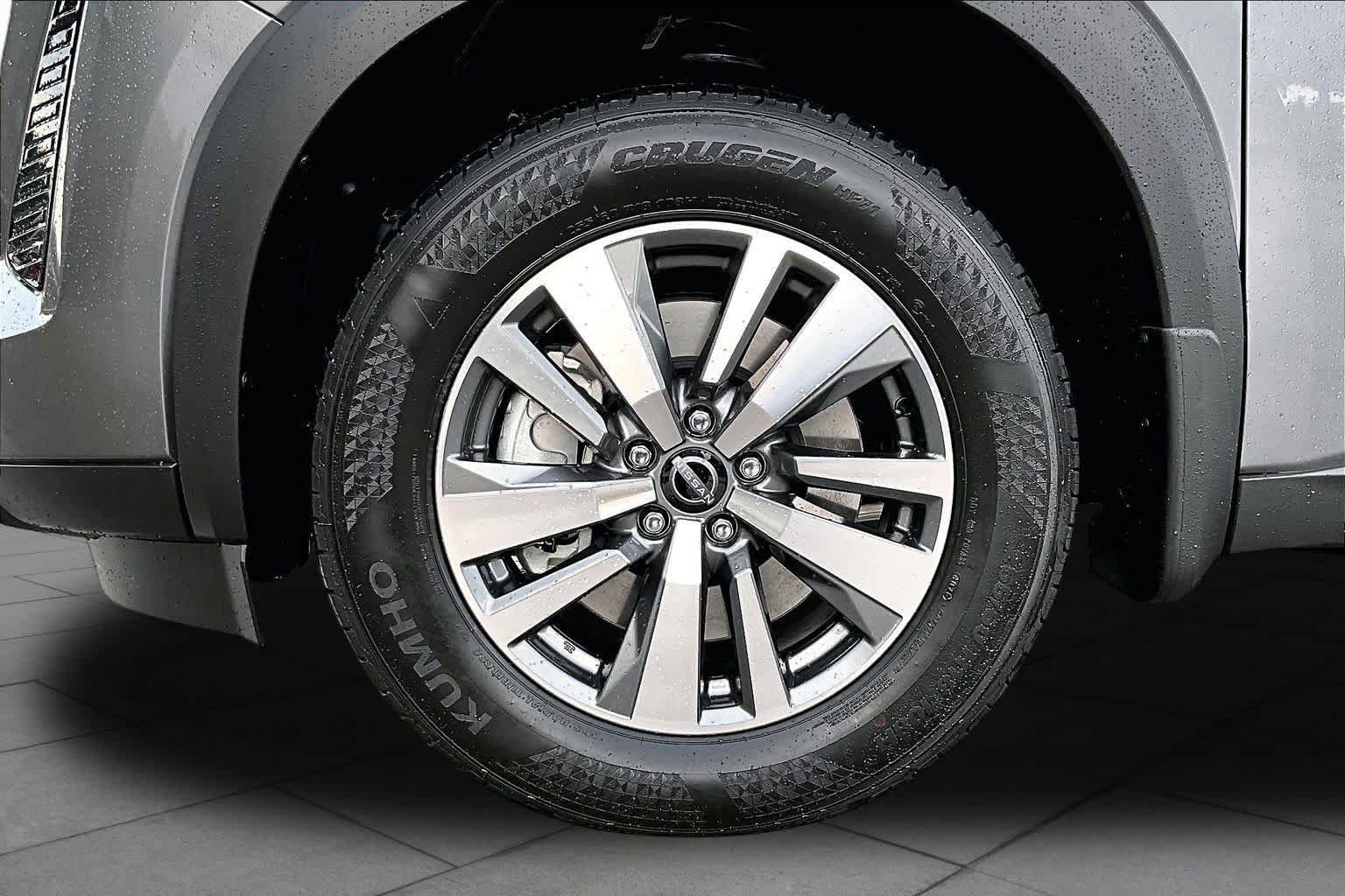 New 2026 Nissan Pathfinder SL FWD image 11