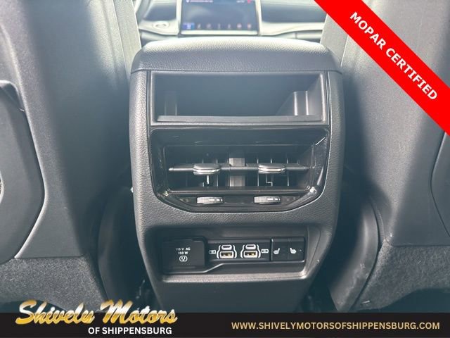 Used 2024 Jeep Grand Cherokee Limited w/ Trailer Tow Package AWD/4WD image 26