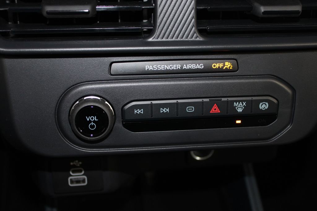 New 2026 Ford Maverick XL image 45