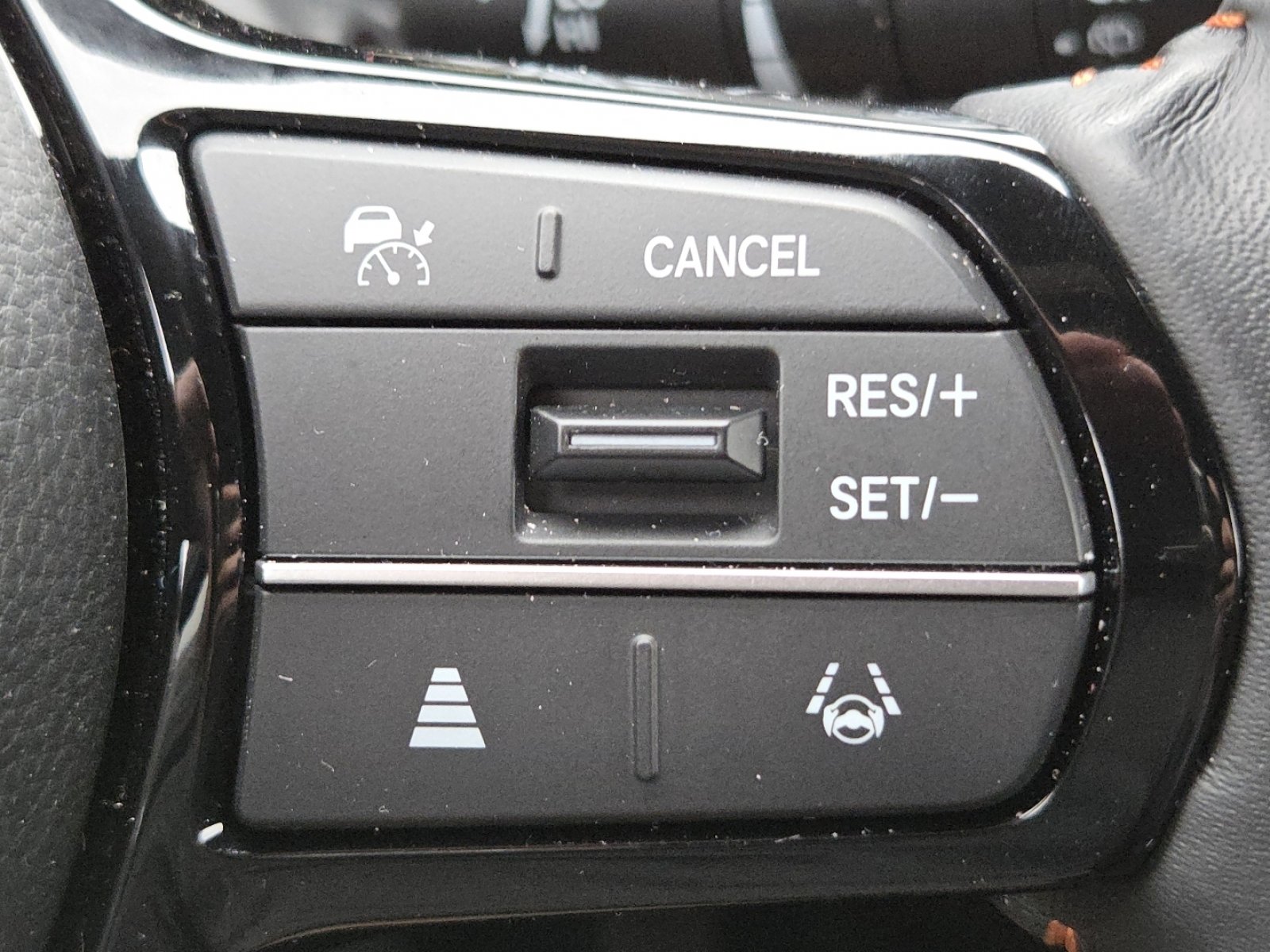 Certified 2026 Honda HR-V Sport image 8