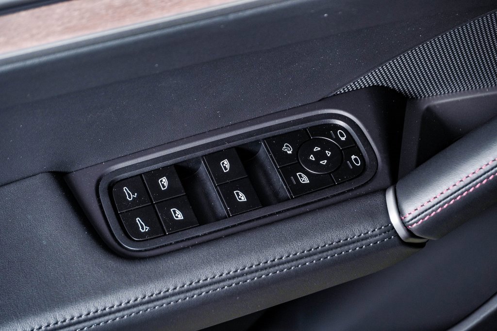 New 2026 Porsche Cayenne GTS image 26