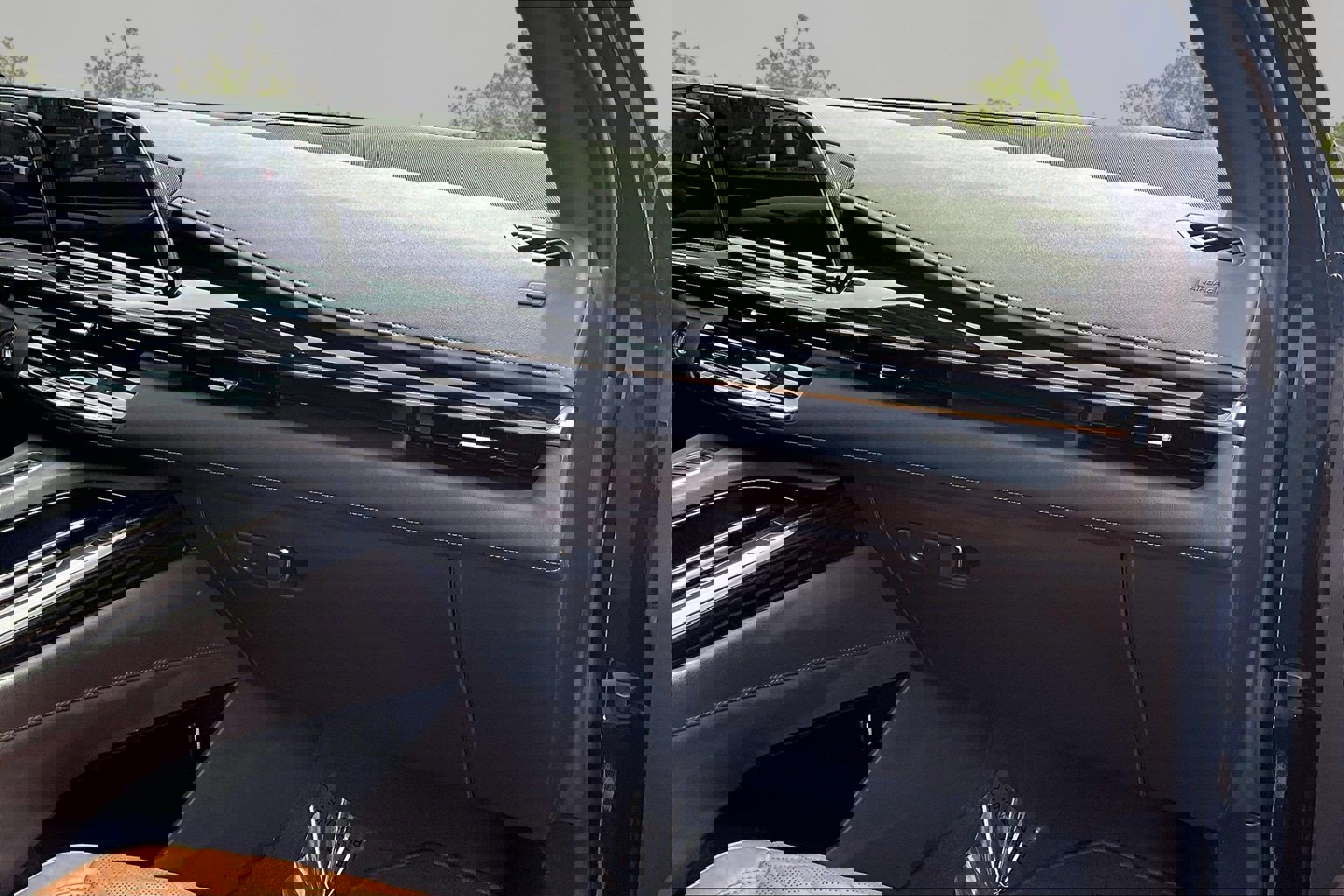 Used 2023 Cadillac Escalade Premium Luxury image 17