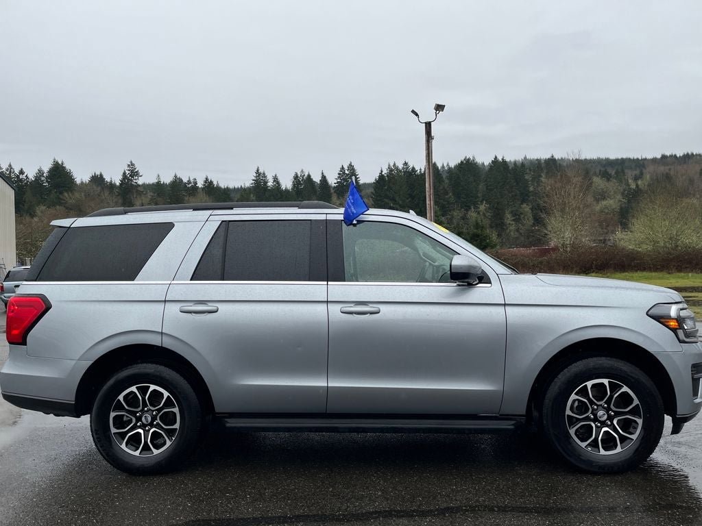 Used 2024 Ford Expedition XLT image 7