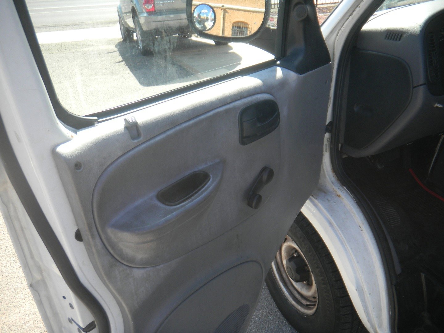 Used 2000 Dodge B1500 RWD image 13