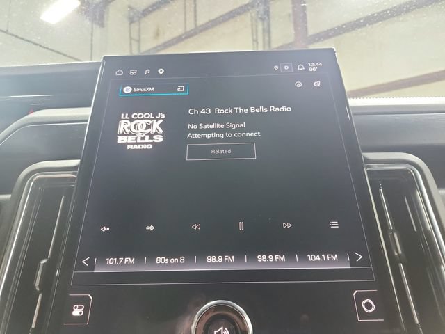 Used 2025 GMC Yukon Denali RWD image 28