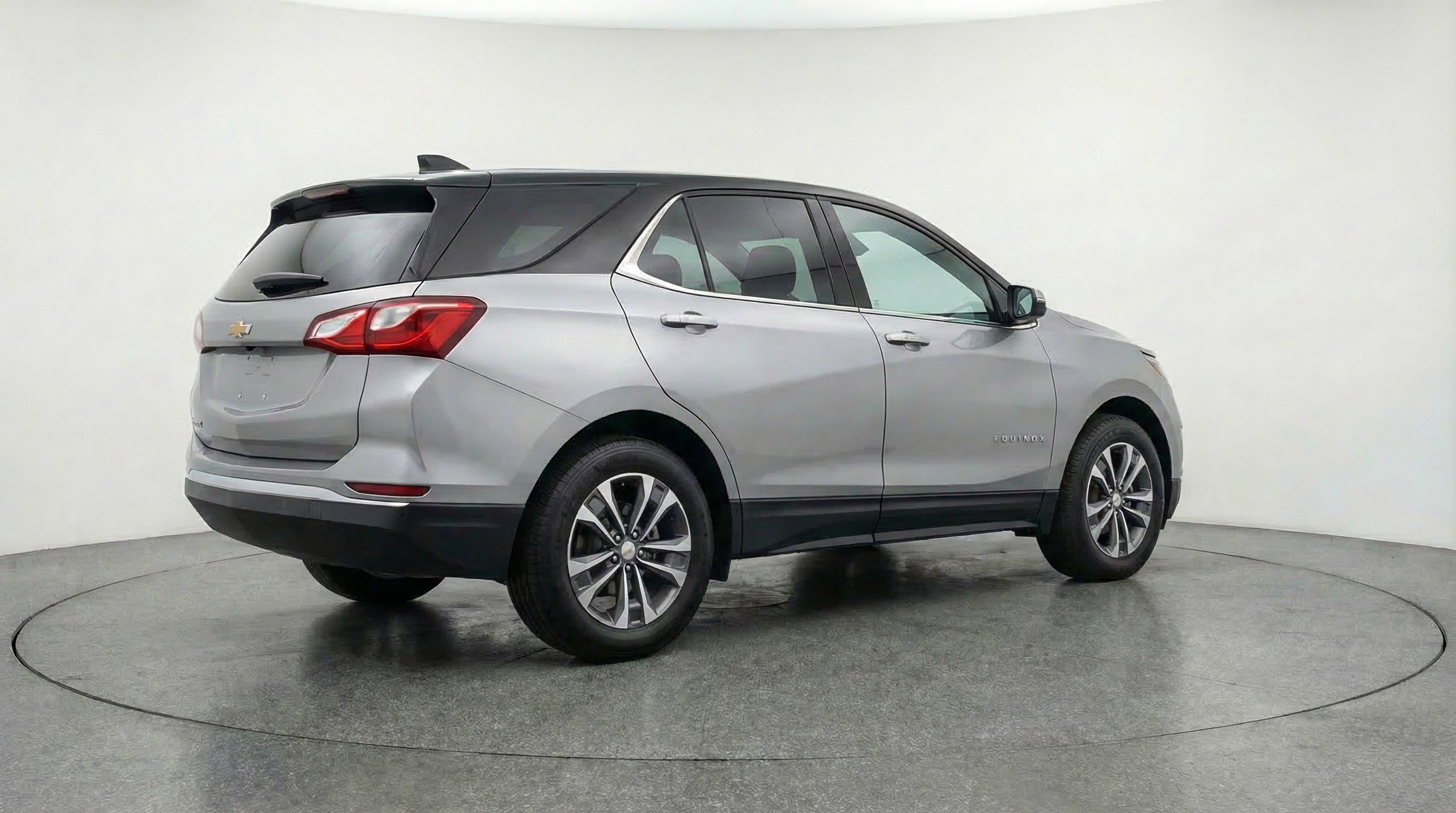 Used 2025 Chevrolet Equinox LT FWD image 9