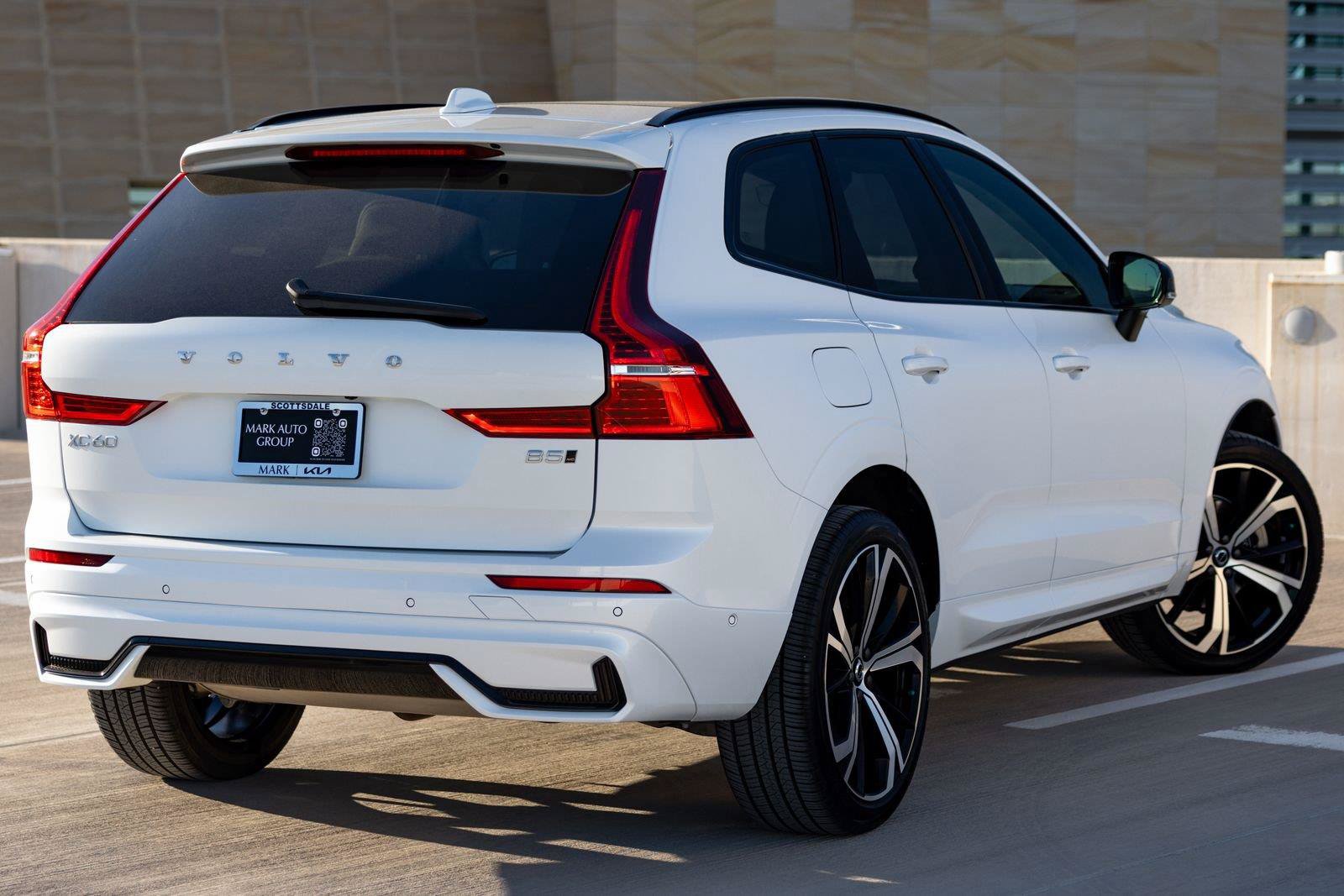 Used 2023 Volvo XC60 B5 Ultimate w/ Protection Package AWD/4WD image 17