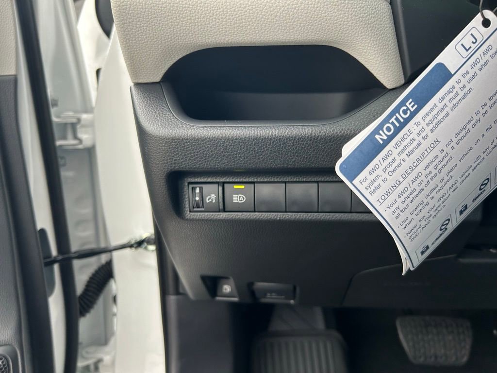 Used 2025 Toyota RAV4 XLE image 45