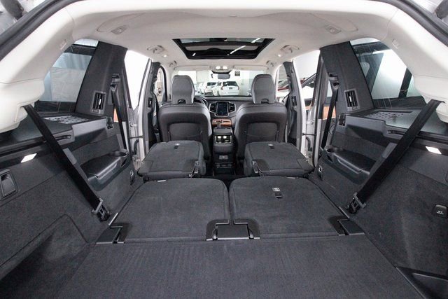 Certified 2025 Volvo XC90 B6 Plus w/ Protection Package Premier image 28