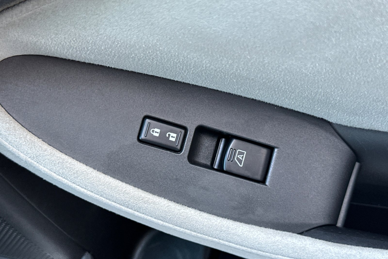 Used 2011 Nissan 370Z Touring w/ Sport Pkg RWD image 19