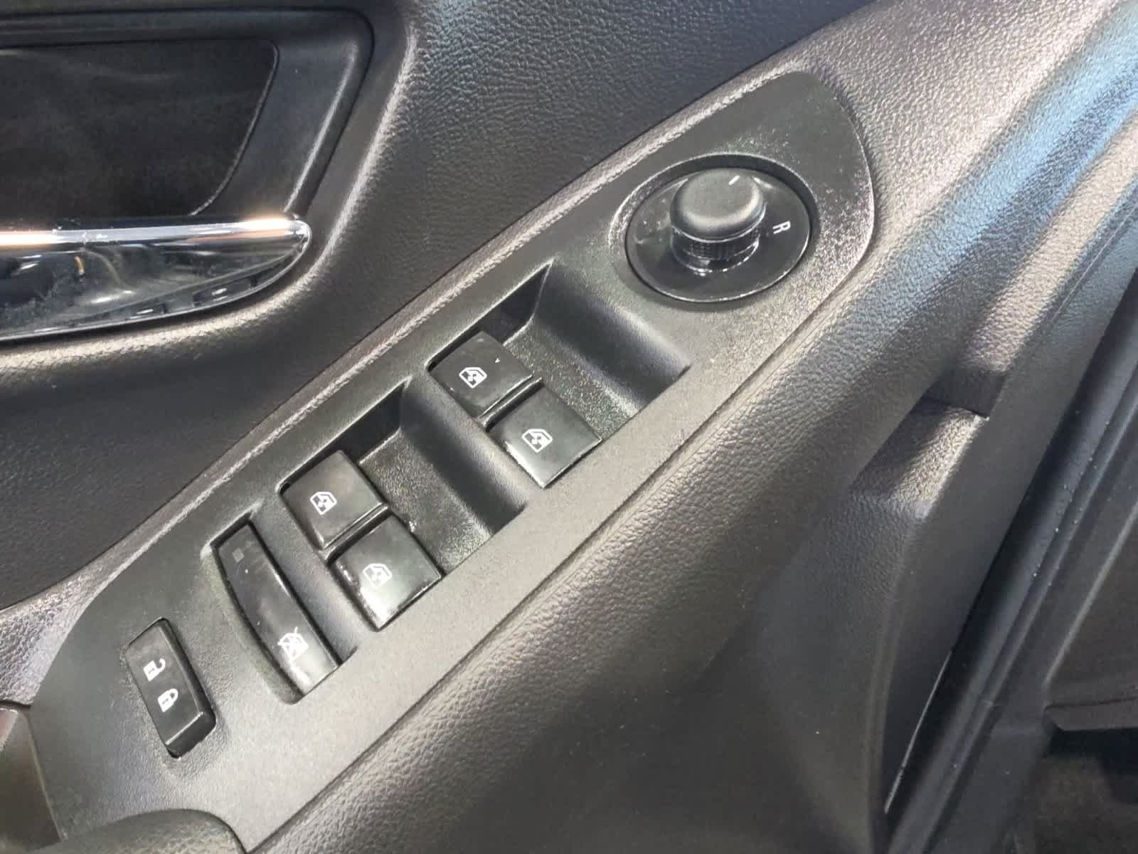 Used 2020 Chevrolet Trax LT w/ LT Convenience Package FWD image 16
