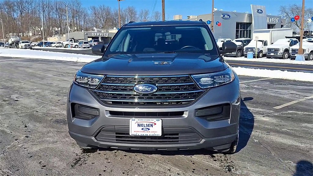 Certified 2023 Ford Explorer XLT image 3