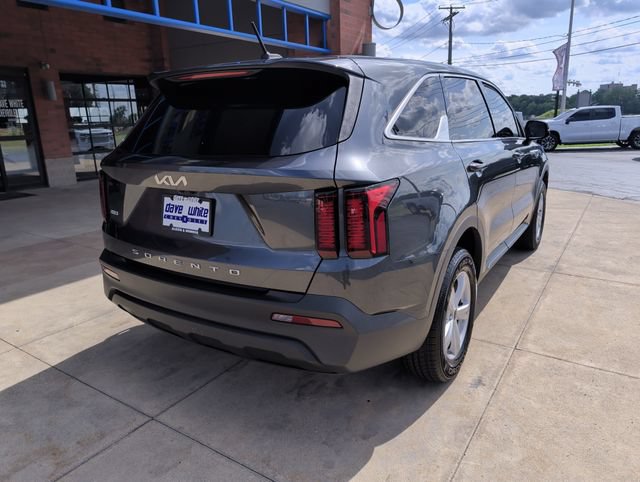 Used 2022 Kia Sorento LX AWD/4WD image 7