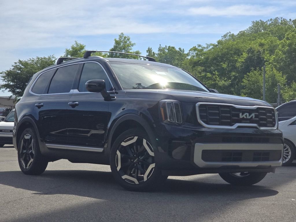 Used 2023 Kia Telluride S w/ S Sunroof Package
