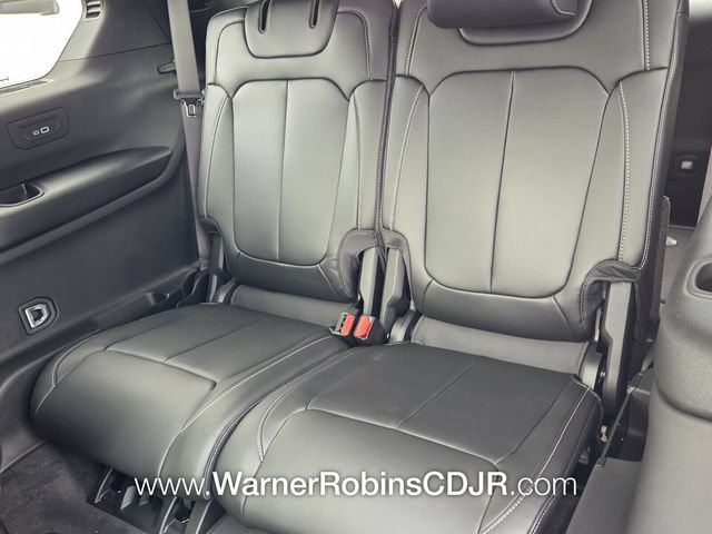 New 2026 Jeep Grand Cherokee L Limited RWD image 9