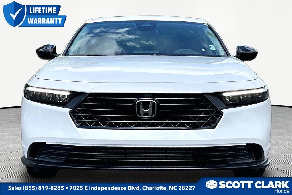 Used 2025 Honda Accord SE image 2