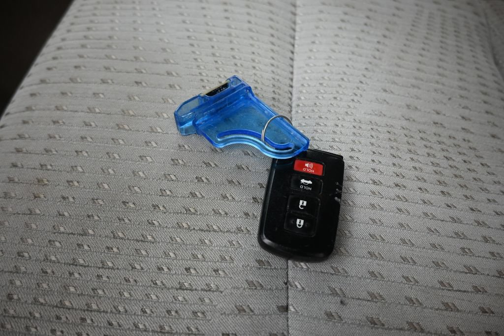 Used 2012 Toyota Camry LE FWD image 46
