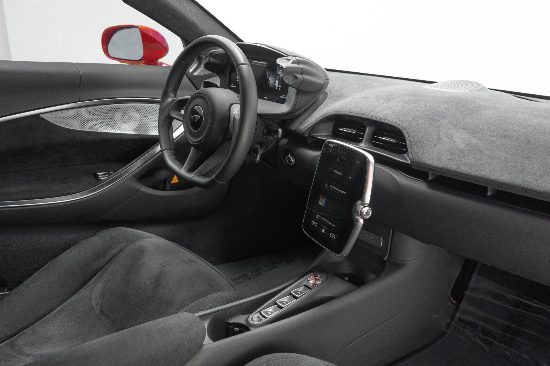 Used 2023 McLaren Artura RWD image 24
