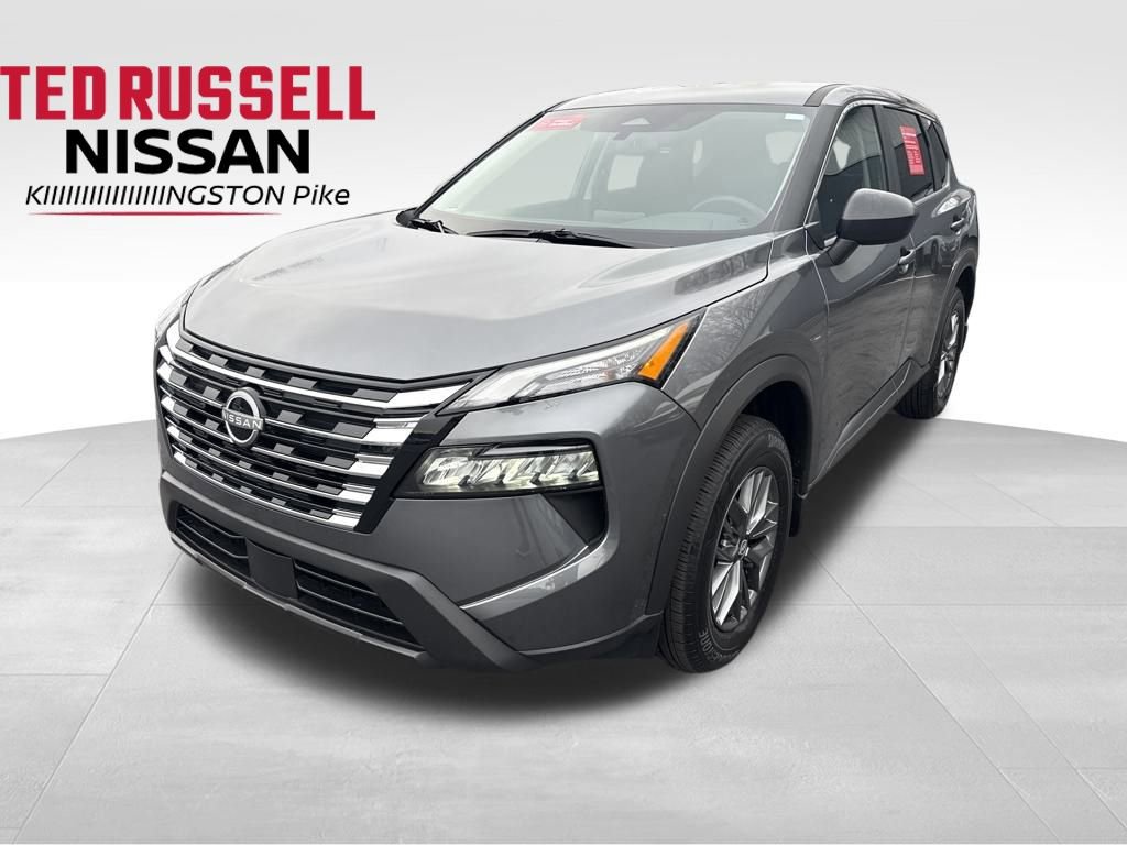 Used 2025 Nissan Rogue S image 1