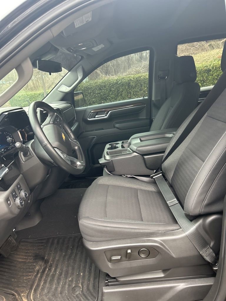 Used 2023 Chevrolet Silverado 1500 LT image 24