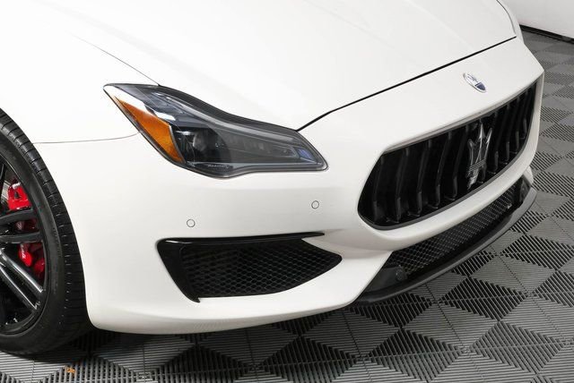 Used 2022 Maserati Quattroporte Modena RWD image 39