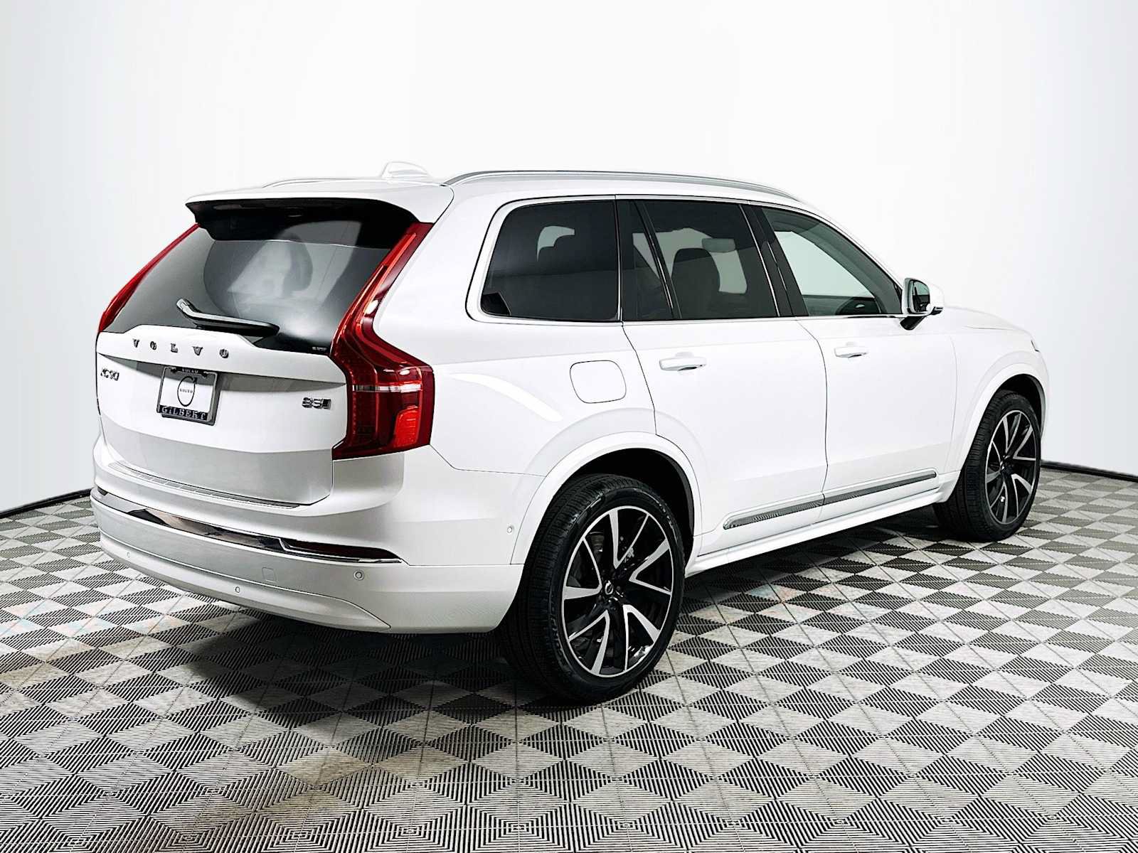 Used 2023 Volvo XC90 B5 Plus AWD/4WD image 7