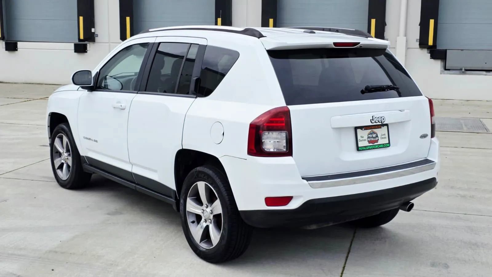 Used 2016 Jeep Compass High Altitude image 3