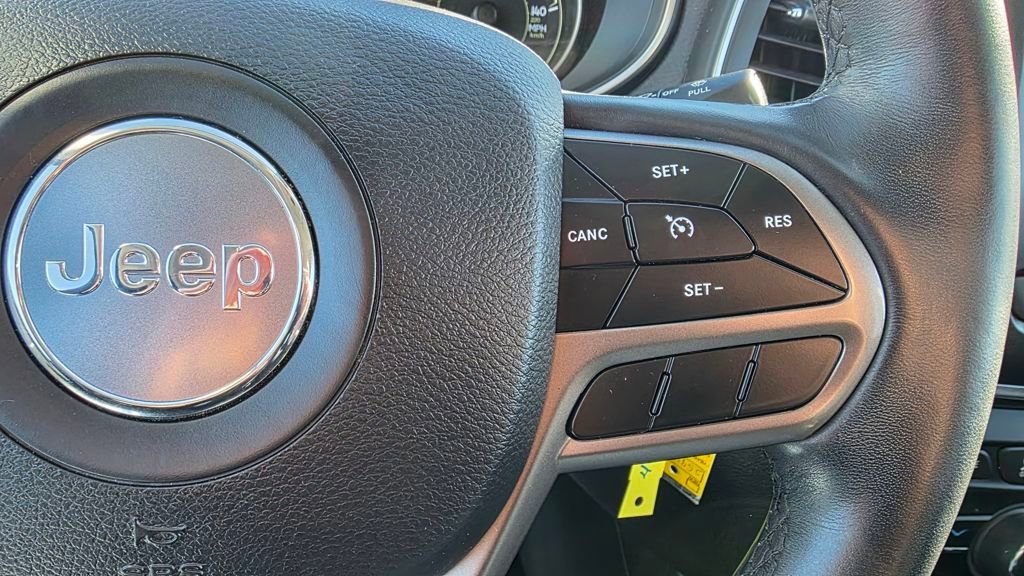 Used 2019 Jeep Cherokee Latitude w/ Cold Weather Group image 26