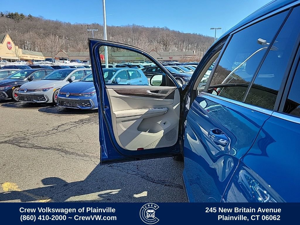 Certified 2025 Volkswagen Atlas SEL image 37