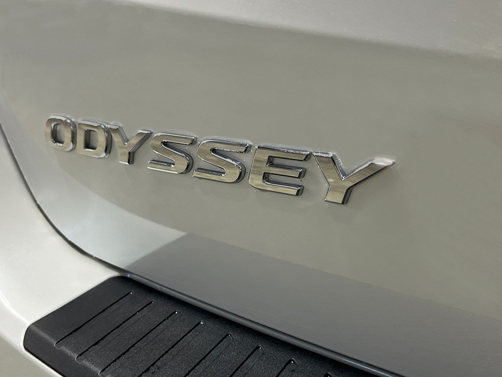 New 2026 Honda Odyssey Touring image 11