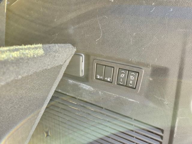 Used 2023 Chevrolet Tahoe High Country image 23