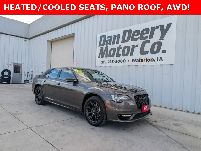 Used 2023 Chrysler 300 Touring L w/ Popular Equipment Group image 1