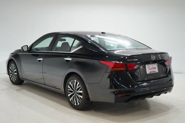 Used 2023 Nissan Altima 2.5 SV image 6