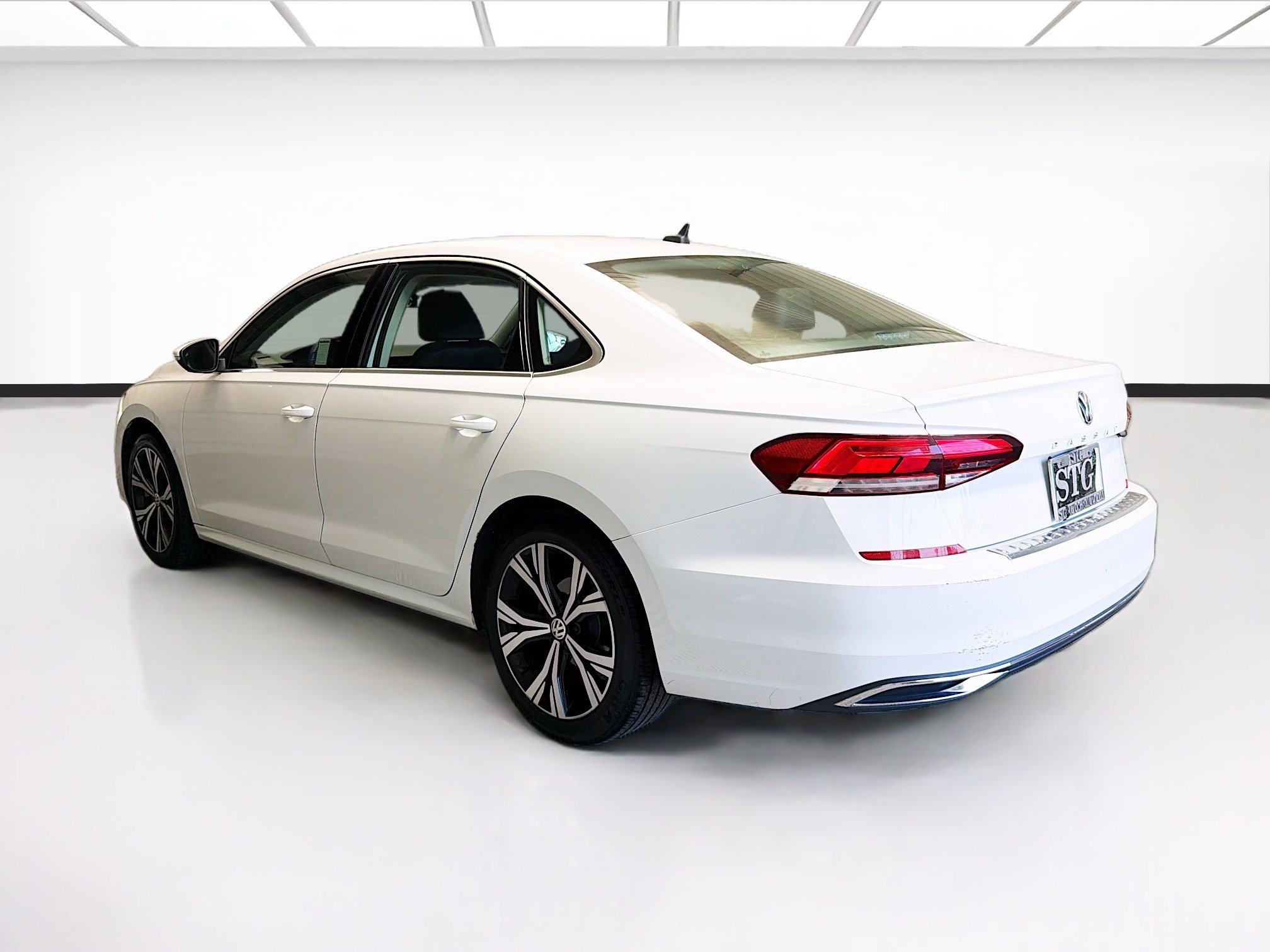 Used 2022 Volkswagen Passat 2.0T SE FWD image 6